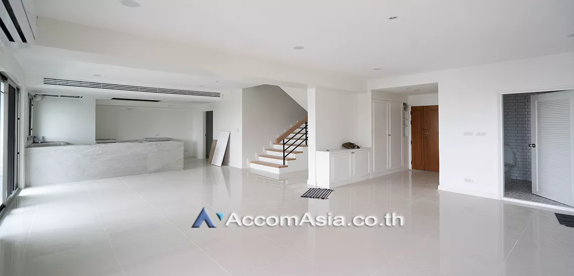 Duplex Condo |  2 Bedrooms  Condominium For Rent in Sukhumvit, Bangkok  near BTS Phrom Phong (AA30398)