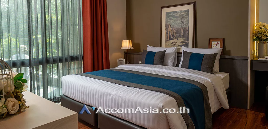  3 Bedrooms  Apartment For Rent in Sukhumvit, Bangkok  near BTS Thong Lo (AA30407)