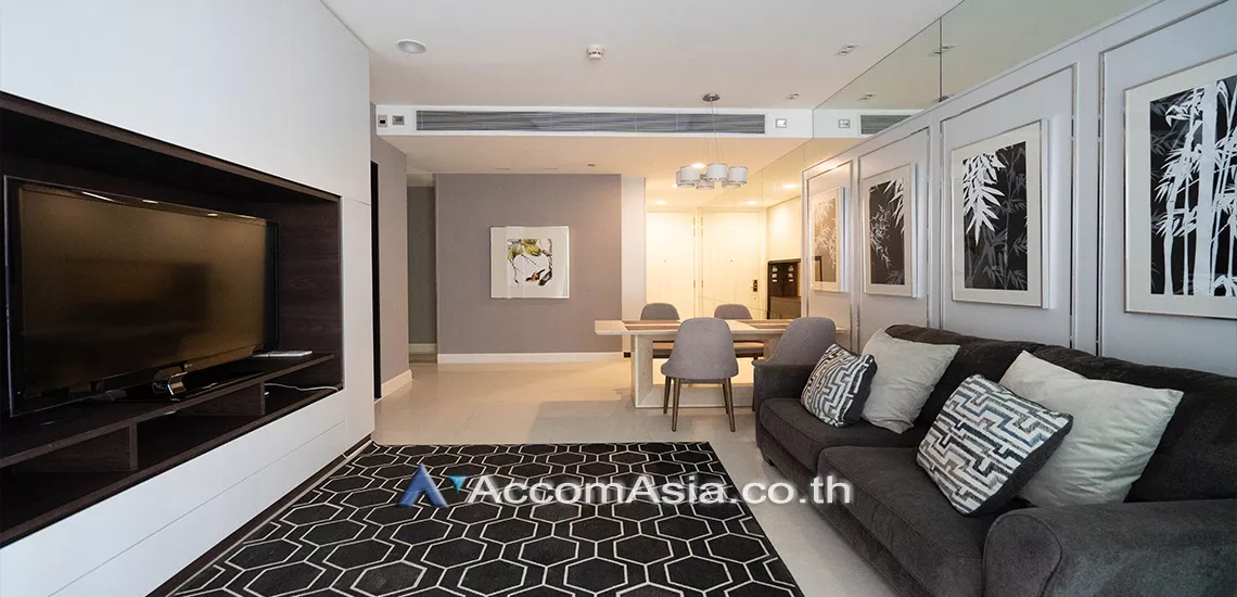  2 Bedrooms  Condominium For Rent in Ploenchit, Bangkok  near BTS Chitlom (AA30418)