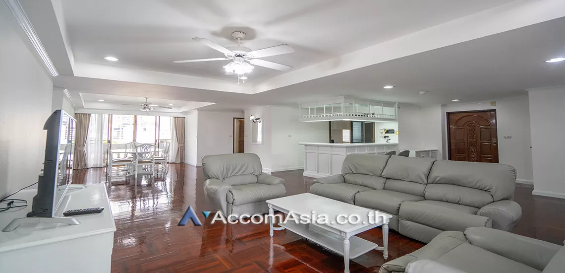  3 Bedrooms  Apartment For Rent in Sukhumvit, Bangkok  near BTS Thong Lo (AA30422)