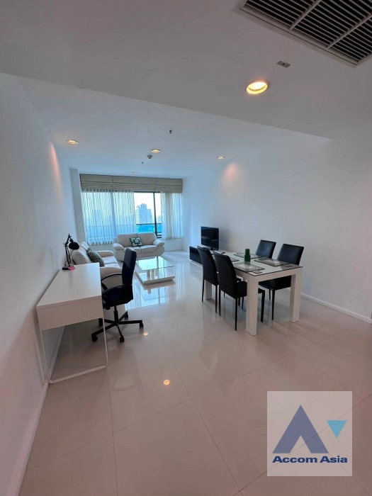  2 Bedrooms  Condominium For Rent in Ploenchit, Bangkok  near BTS Chitlom (AA30439)