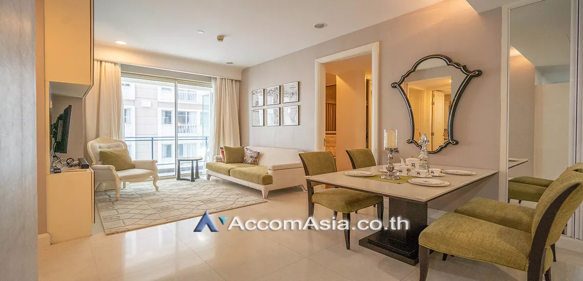  2 Bedrooms  Condominium For Sale in Ploenchit, Bangkok  near BTS Chitlom (AA30444)