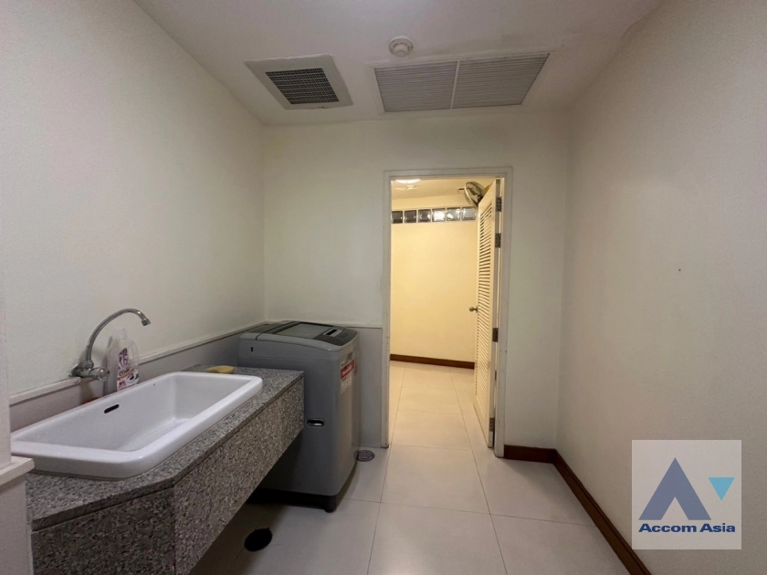 13  3 br Apartment For Rent in Ploenchit ,Bangkok BTS Ploenchit at Set on Landscape Court Yard AA30474