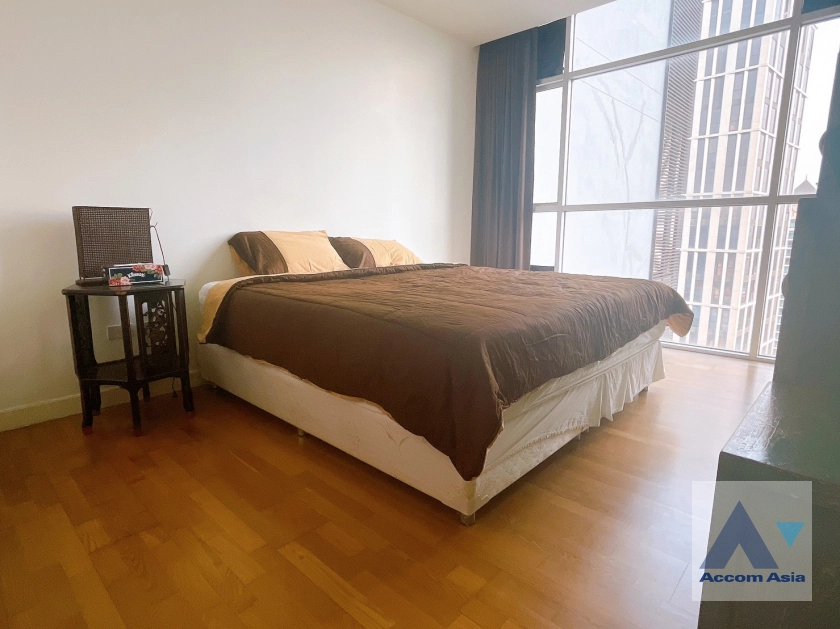  1 Bedroom  Condominium For Rent & Sale in Sathorn, Bangkok  near BTS Chong Nonsi (AA30476)