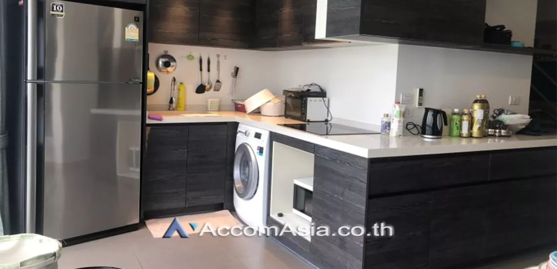 Double High Ceiling, Duplex Condo |  2 Bedrooms  Condominium For Rent in Sukhumvit, Bangkok  near BTS Phrom Phong (AA30486)