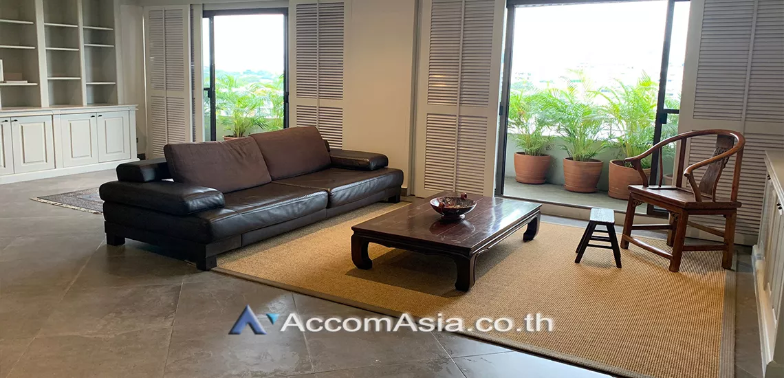  3 Bedrooms  Condominium For Rent in Sathorn, Bangkok  near MRT Lumphini (AA30515)