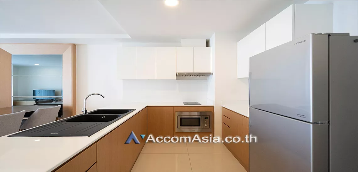  1 Bedroom  Apartment For Rent in Sukhumvit, Bangkok  near BTS Phrom Phong (AA30541)