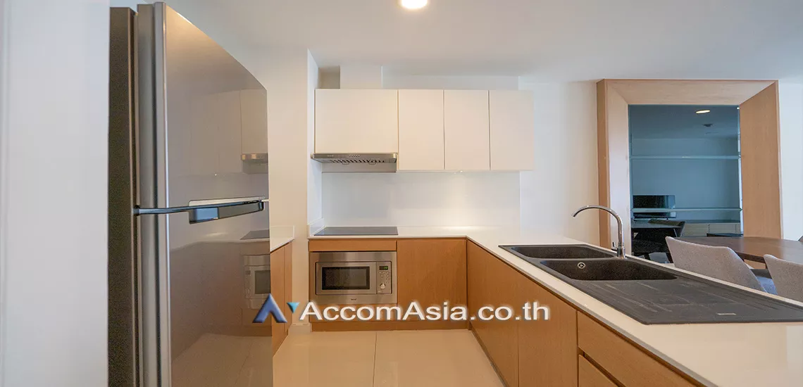  2 Bedrooms  Apartment For Rent in Sukhumvit, Bangkok  near BTS Phrom Phong (AA30542)