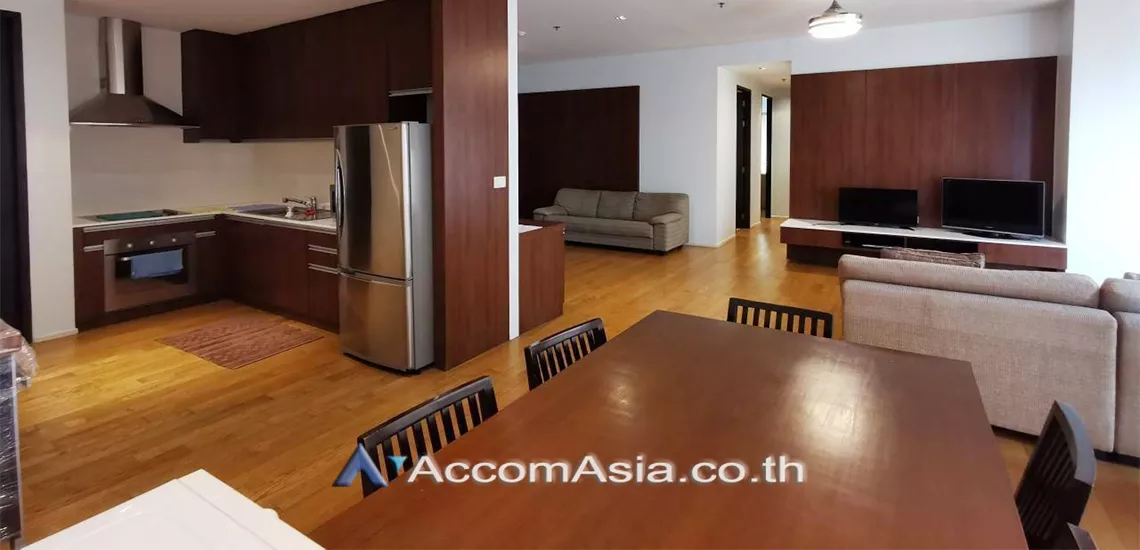 Pet friendly |  2 Bedrooms  Condominium For Rent in Sukhumvit, Bangkok  near BTS Phrom Phong (AA30550)