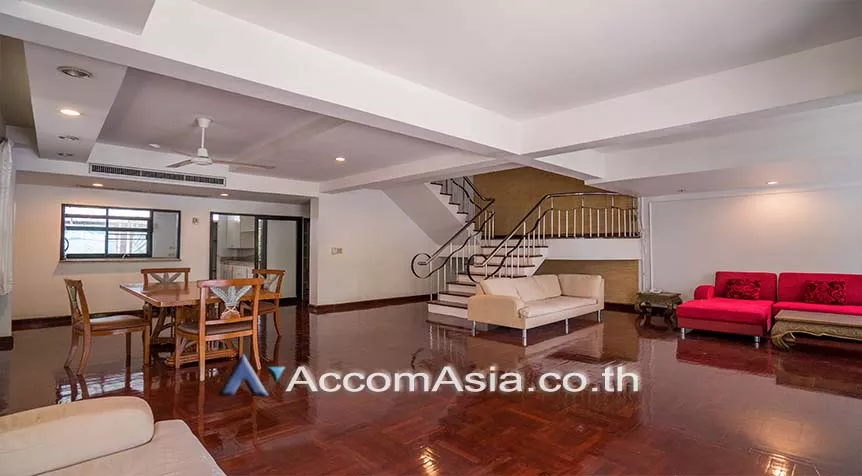  3 Bedrooms  Townhouse For Rent in Sukhumvit, Bangkok  near BTS Phrom Phong (AA30582)