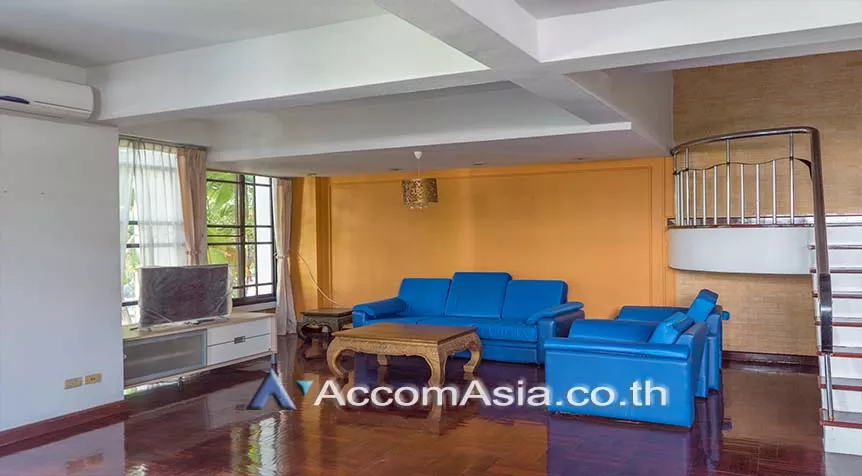  3 Bedrooms  Townhouse For Rent in Sukhumvit, Bangkok  near BTS Phrom Phong (AA30583)