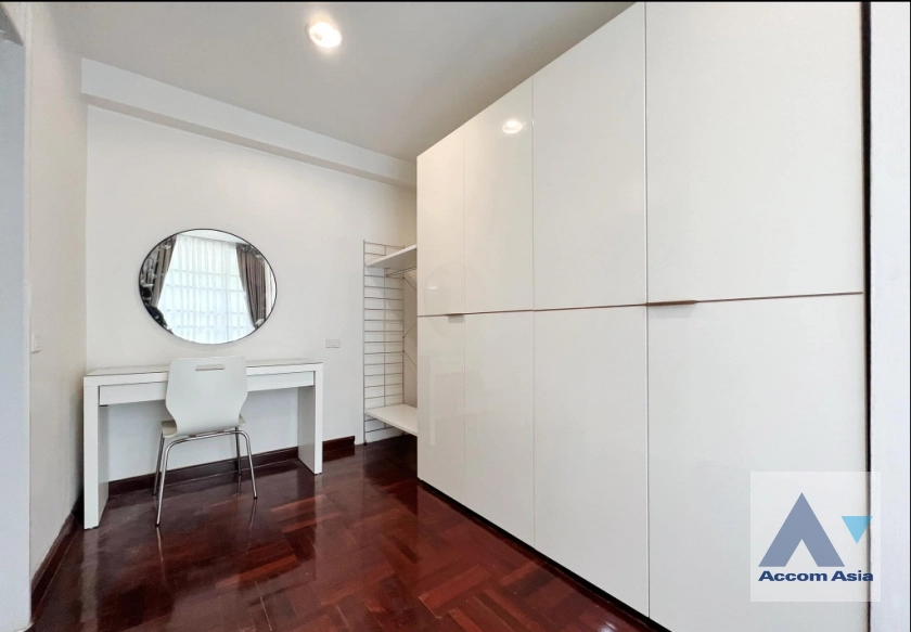 11  4 br Townhouse For Rent in Sukhumvit ,Bangkok BTS Phrom Phong at Townhouse in compound AA30585