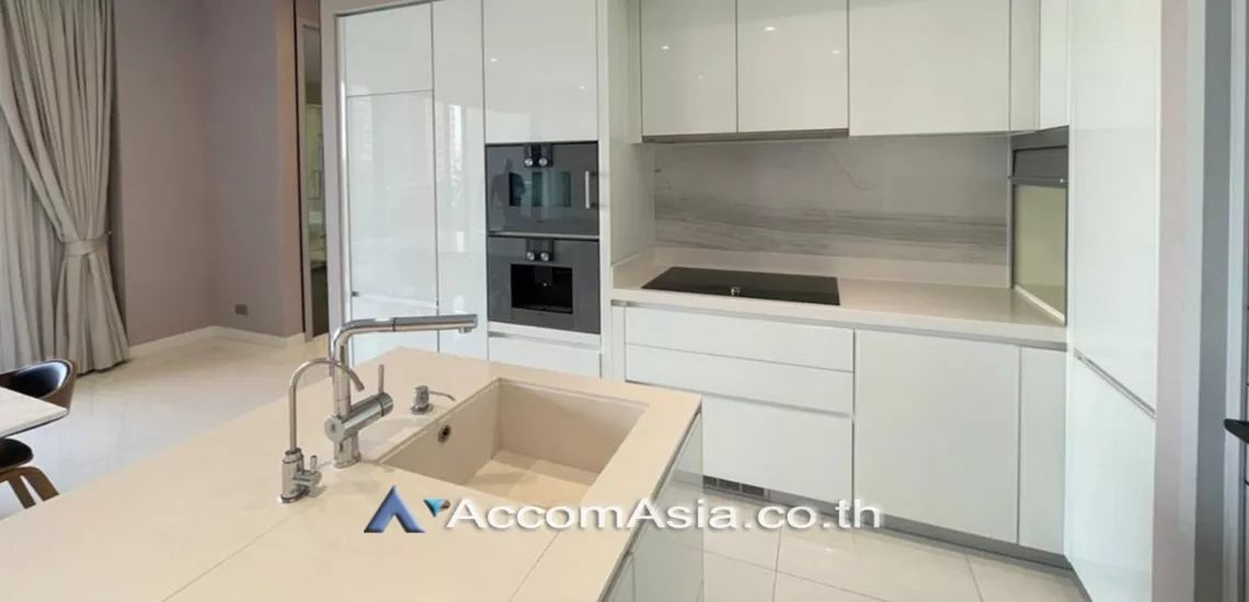  2 Bedrooms  Condominium For Rent in Sukhumvit, Bangkok  near BTS Phrom Phong (AA30592)