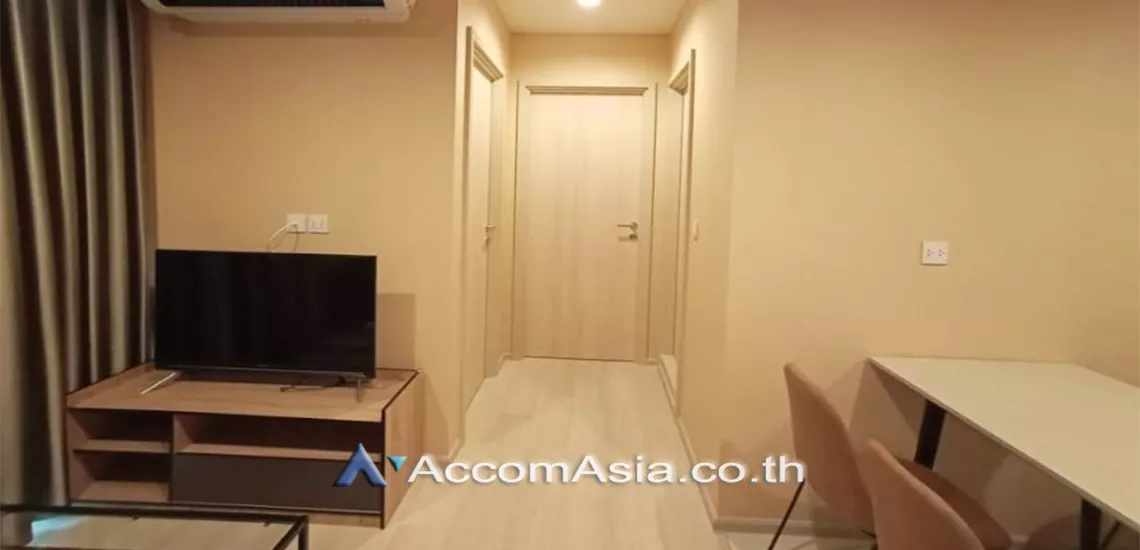  2 Bedrooms  Condominium For Rent in Ploenchit, Bangkok  near BTS Ploenchit (AA30623)