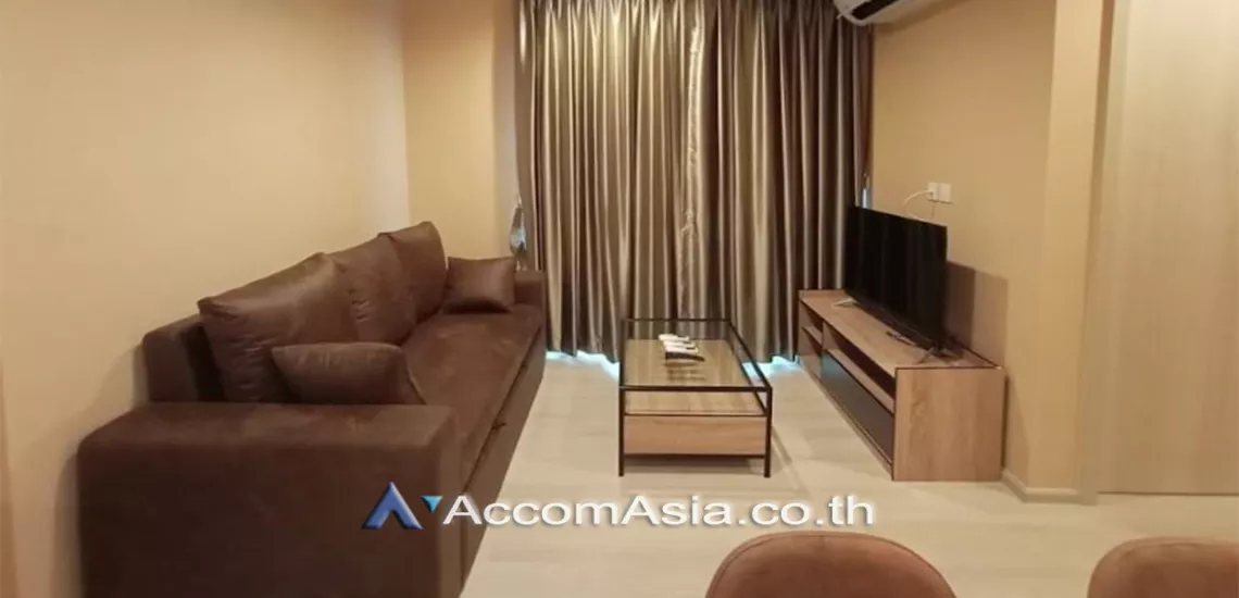  2 Bedrooms  Condominium For Rent in Ploenchit, Bangkok  near BTS Ploenchit (AA30623)