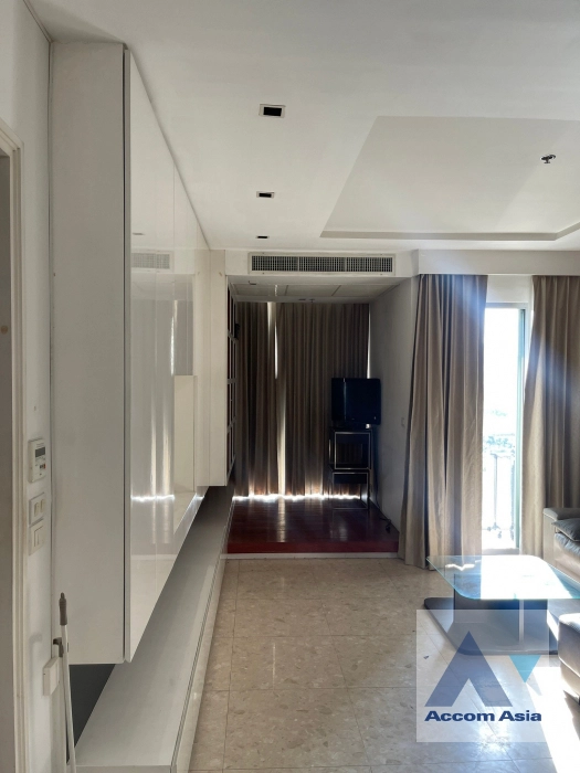  1 Bedroom  Condominium For Rent in Sukhumvit, Bangkok  near BTS Ekkamai (AA30626)