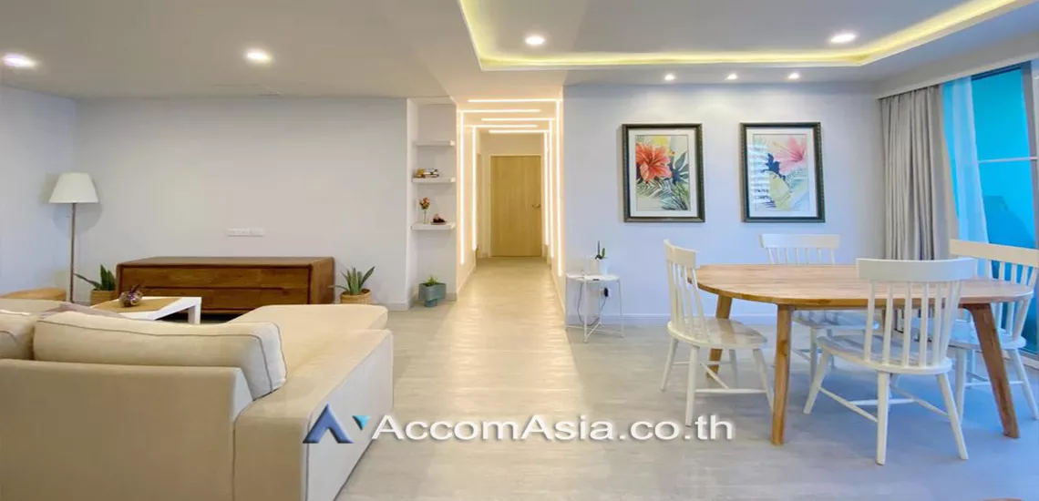  3 Bedrooms  Condominium For Rent in Sukhumvit, Bangkok  near BTS Phrom Phong (AA30630)