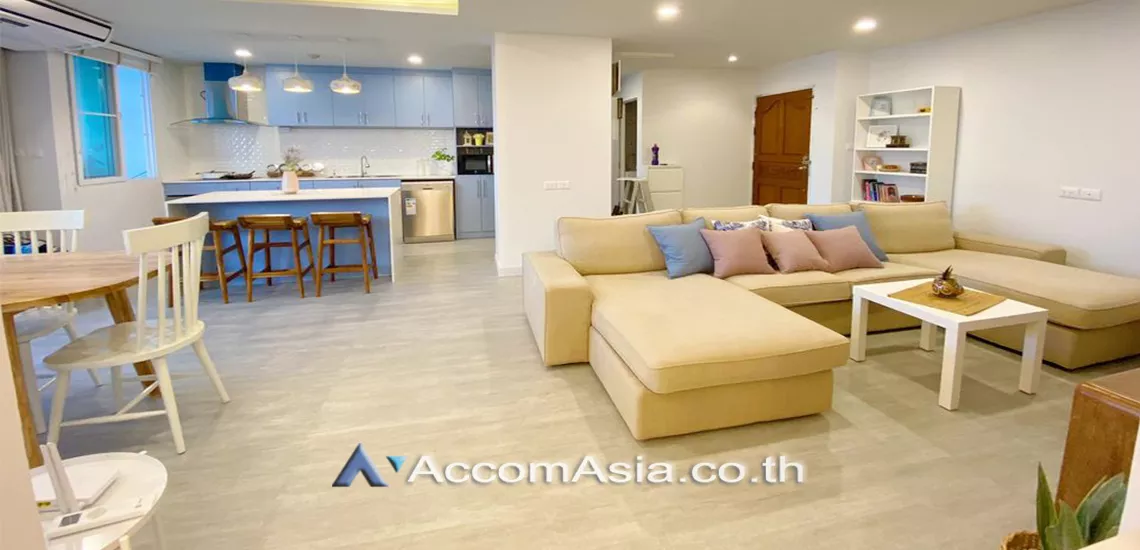  3 Bedrooms  Condominium For Rent in Sukhumvit, Bangkok  near BTS Phrom Phong (AA30630)