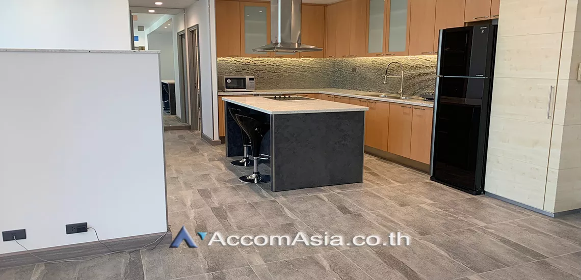  2 Bedrooms  Condominium For Rent in Sathorn, Bangkok  near BTS Chong Nonsi (AA30635)