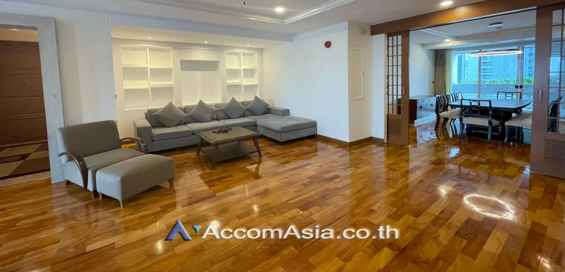 Pet friendly |  3 Bedrooms  Apartment For Rent in Sukhumvit, Bangkok  near BTS Nana (AA30640)