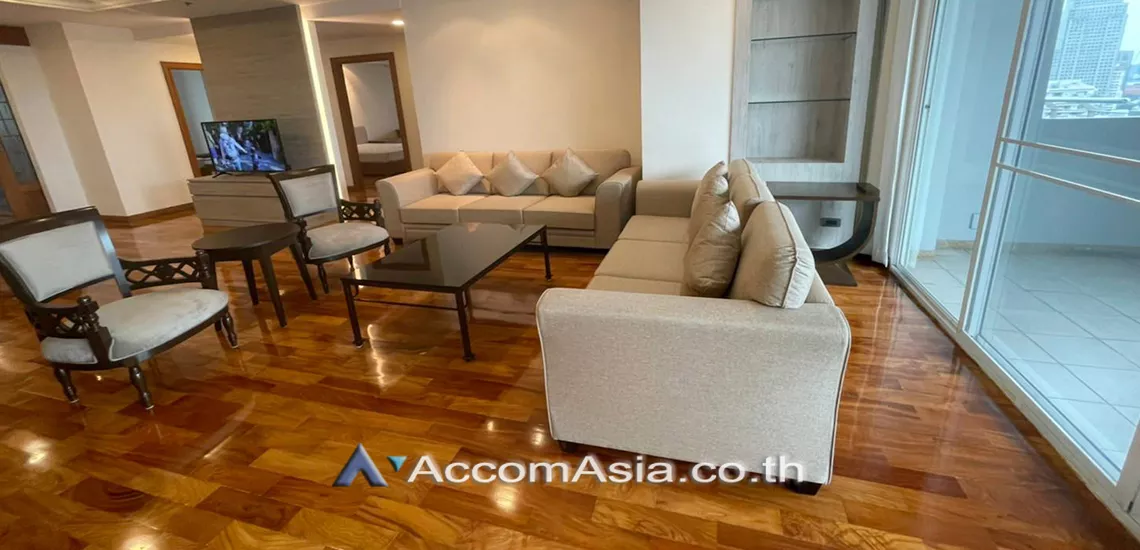 Pet friendly |  3 Bedrooms  Apartment For Rent in Sukhumvit, Bangkok  near BTS Nana (AA30640)