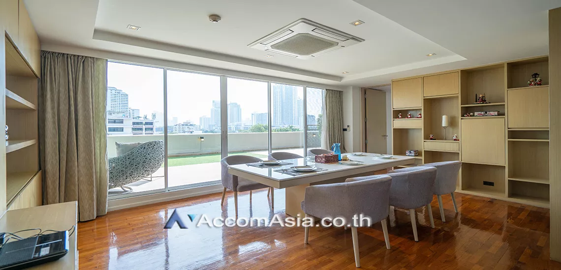  2 Bedrooms  Apartment For Rent in Sukhumvit, Bangkok  near BTS Phrom Phong (AA30645)