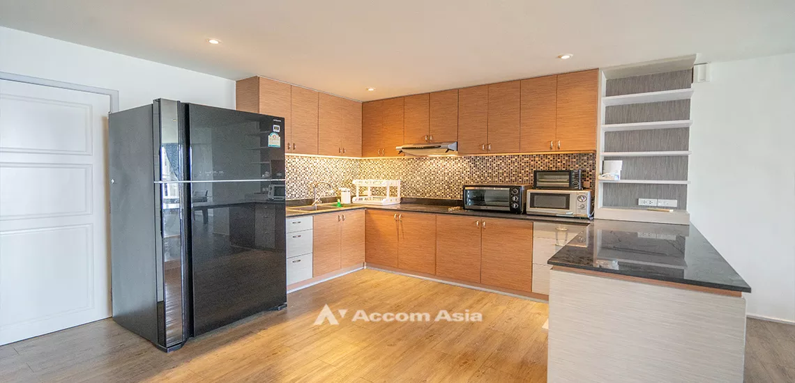  3 Bedrooms  Condominium For Rent in Sukhumvit, Bangkok  near BTS Phrom Phong (AA30663)