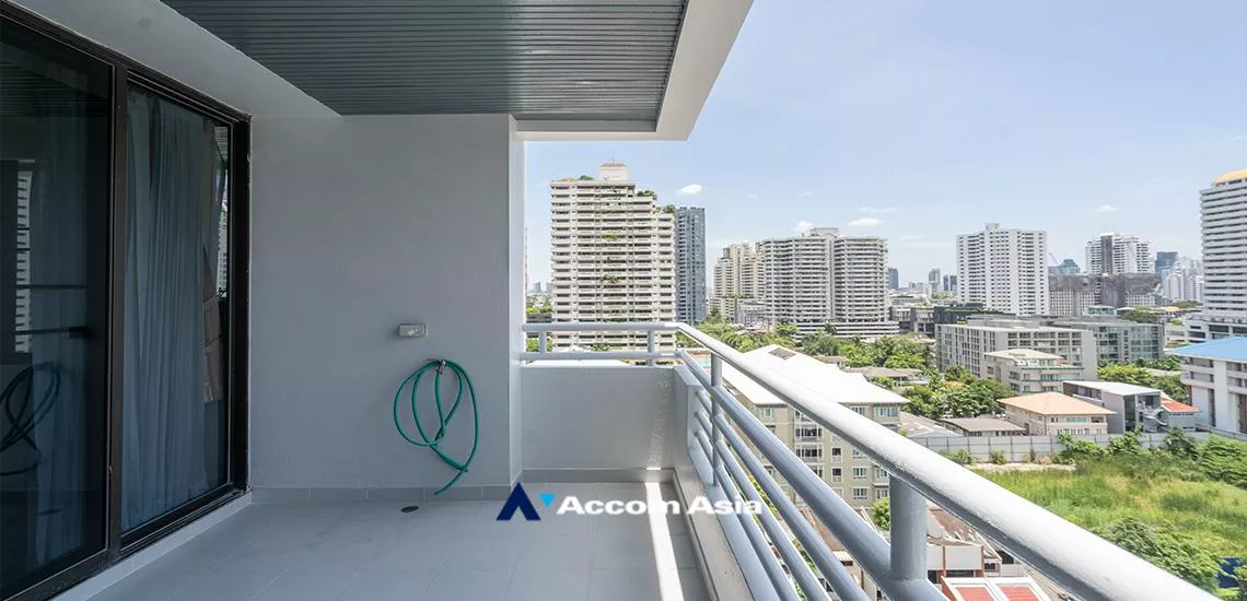  2 Bedrooms  Condominium For Rent in Sukhumvit, Bangkok  near BTS Phrom Phong (AA30667)