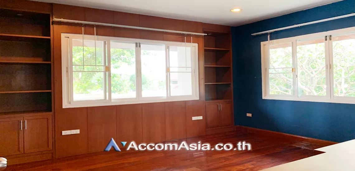 18  5 br House For Rent in Sukhumvit ,Bangkok BTS Phrom Phong at Kid Friendly House Compound AA30688