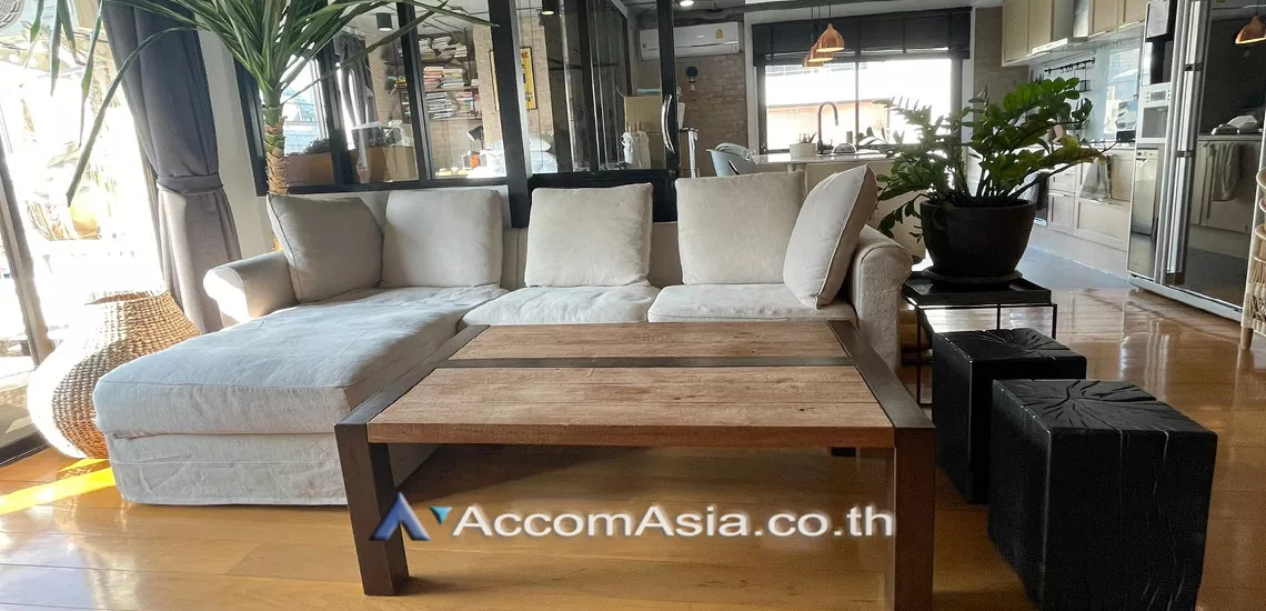 Pet friendly |  2 Bedrooms  Condominium For Rent in Sukhumvit, Bangkok  near BTS Phrom Phong (AA30700)