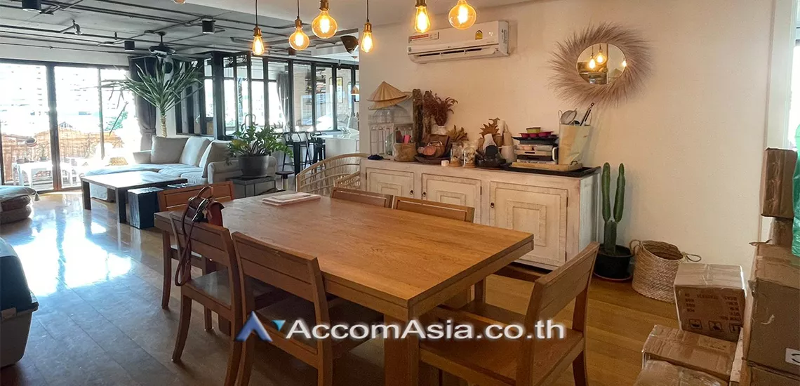 Pet friendly |  2 Bedrooms  Condominium For Rent in Sukhumvit, Bangkok  near BTS Phrom Phong (AA30700)