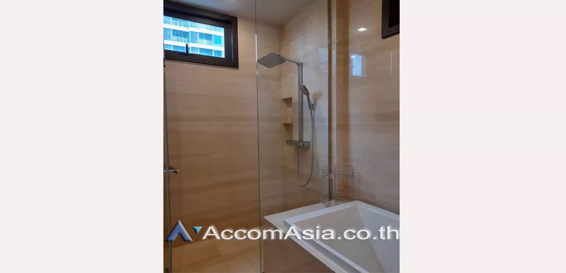  1 Bedroom  Condominium For Rent in Sukhumvit, Bangkok  near BTS Phrom Phong (AA30719)