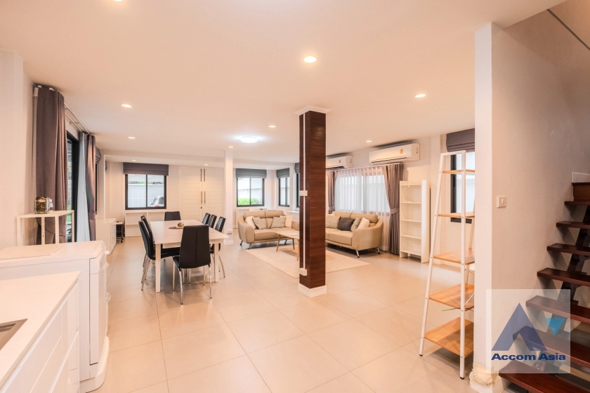 8  4 br House For Rent in Phaholyothin ,Bangkok BTS Ari AA30730