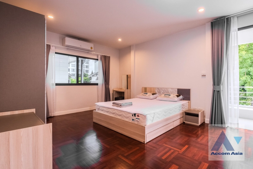 27  4 br House For Rent in Phaholyothin ,Bangkok BTS Ari AA30730