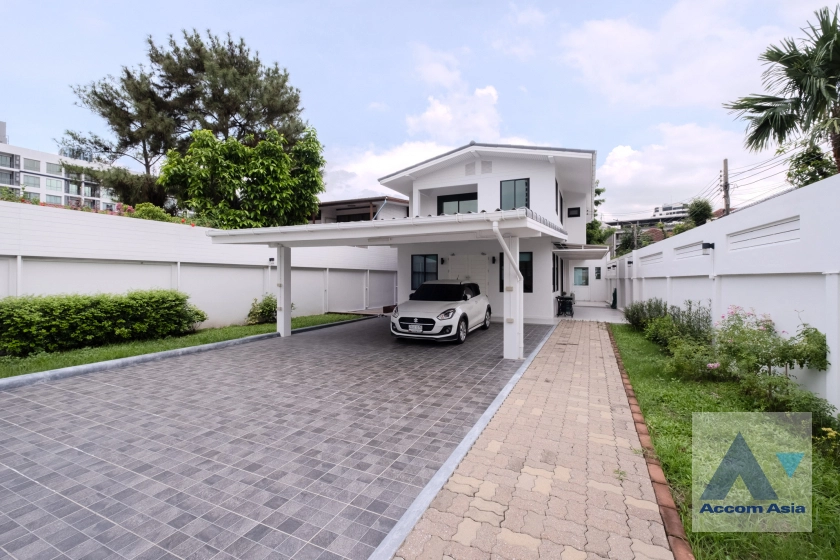 4  4 br House For Rent in Phaholyothin ,Bangkok BTS Ari AA30730