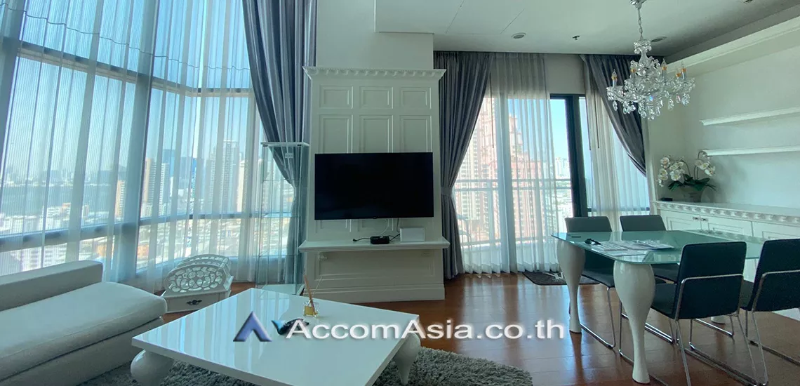  3 Bedrooms  Condominium For Rent in Sukhumvit, Bangkok  near BTS Phrom Phong (AA30748)