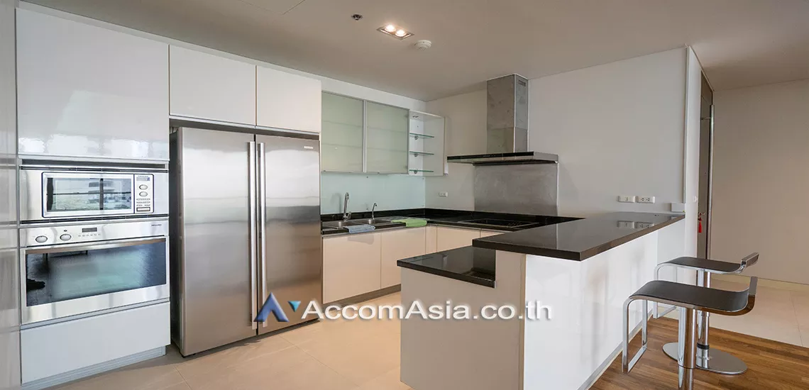  2 Bedrooms  Condominium For Rent in Sukhumvit, Bangkok  near BTS Asok - MRT Sukhumvit (AA30749)