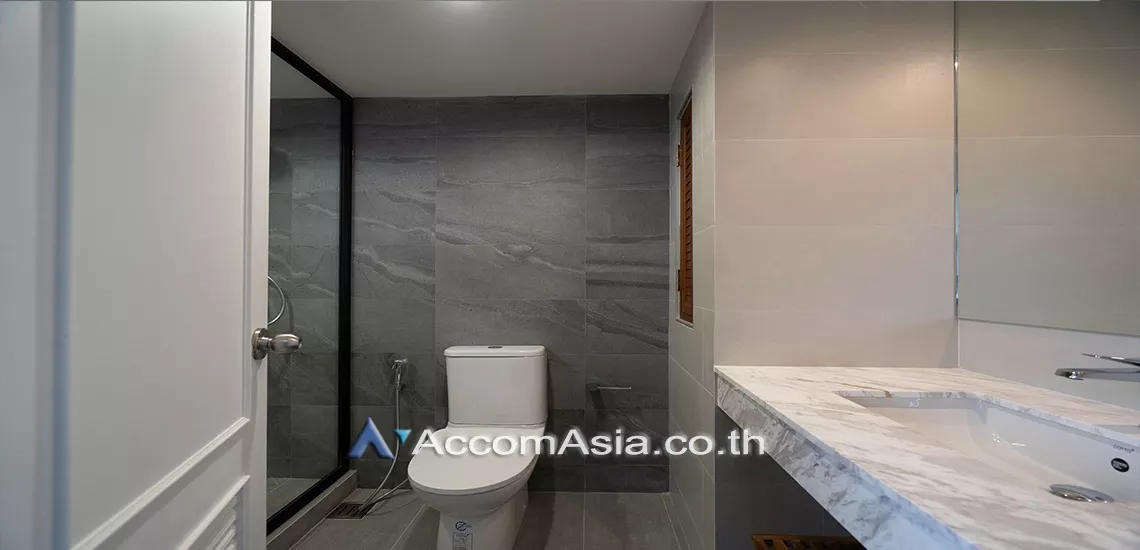 10  3 br Apartment For Rent in Sukhumvit ,Bangkok BTS Thong Lo at Spacious and Comfortable Living   AA30753