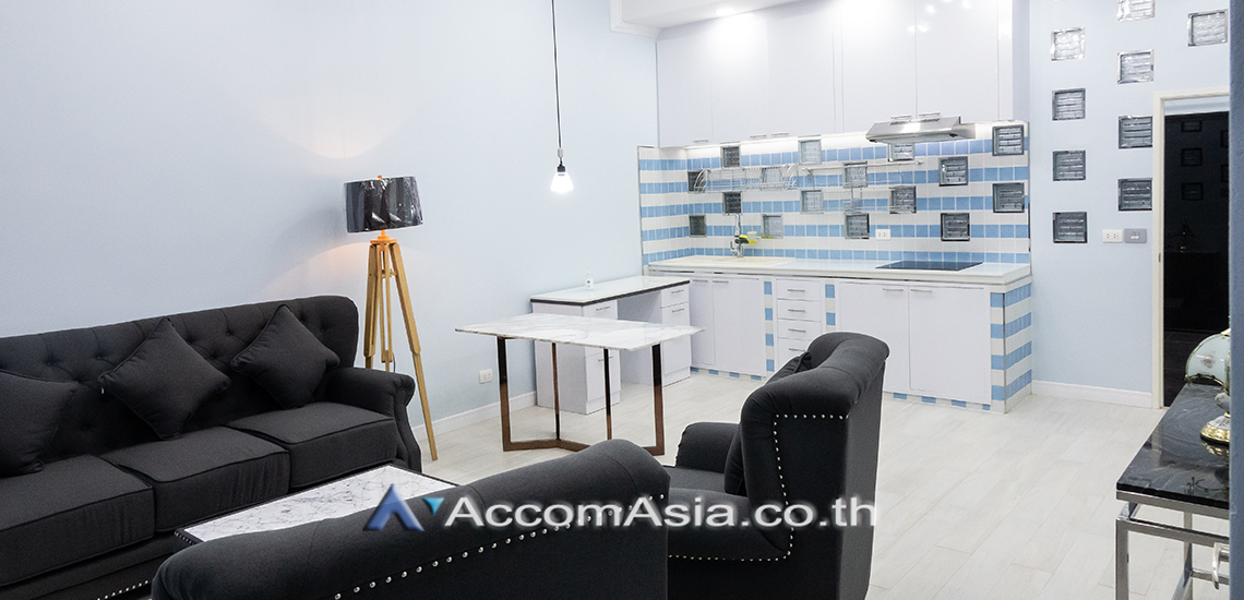 Pet friendly |  2 Bedrooms  Condominium For Rent & Sale in Sukhumvit, Bangkok  near BTS Phrom Phong (AA30760)