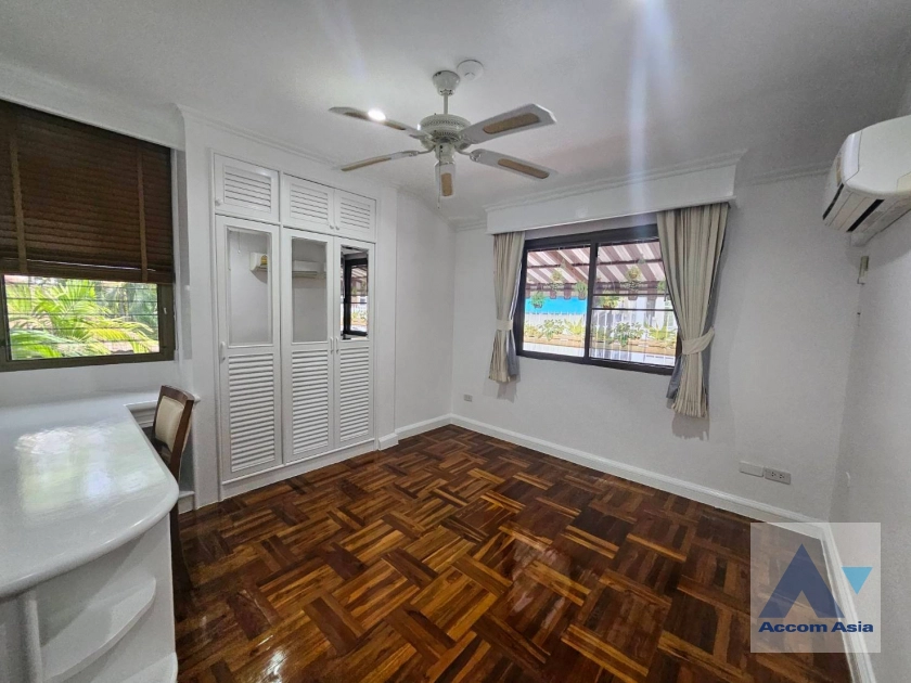 14  4 br House For Rent in Sukhumvit ,Bangkok BTS Phrom Phong at Kid Friendly House Compound AA30775