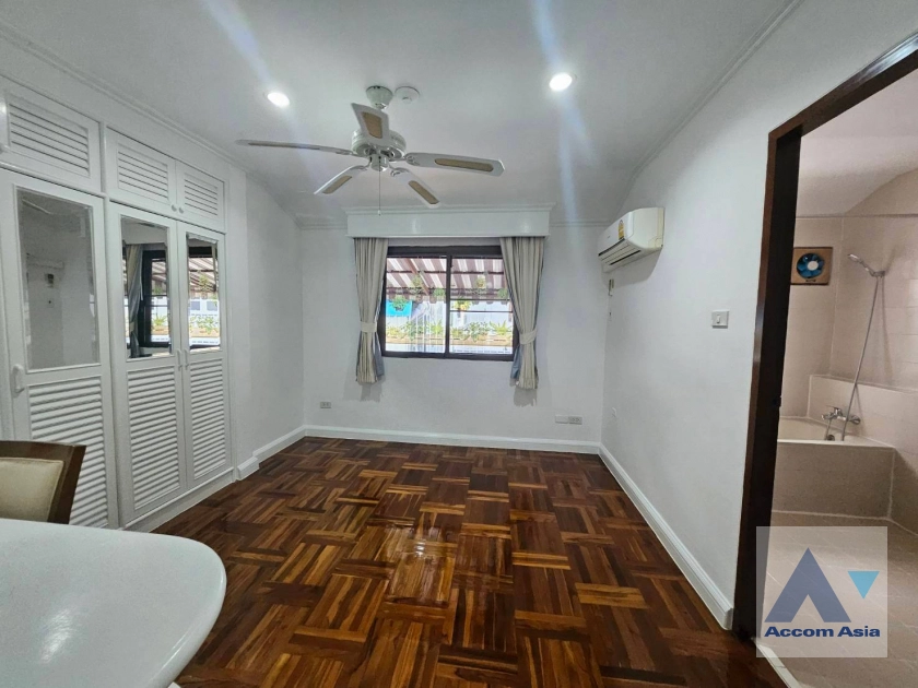 17  4 br House For Rent in Sukhumvit ,Bangkok BTS Phrom Phong at Kid Friendly House Compound AA30775