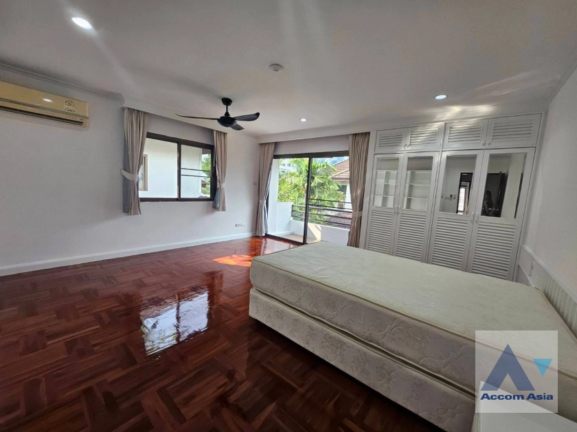 15  4 br House For Rent in Sukhumvit ,Bangkok BTS Phrom Phong at Kid Friendly House Compound AA30775