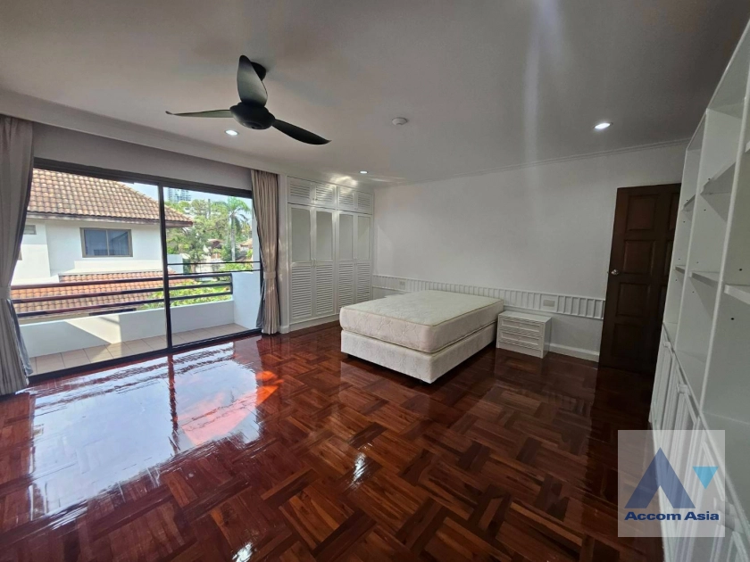 9  4 br House For Rent in Sukhumvit ,Bangkok BTS Phrom Phong at Kid Friendly House Compound AA30775