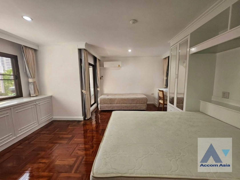 11  4 br House For Rent in Sukhumvit ,Bangkok BTS Phrom Phong at Kid Friendly House Compound AA30775