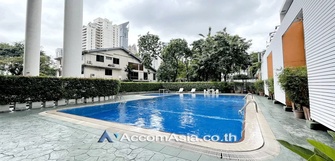  2 Bedrooms  Condominium For Rent in Sukhumvit, Bangkok  near BTS Phrom Phong (AA30793)