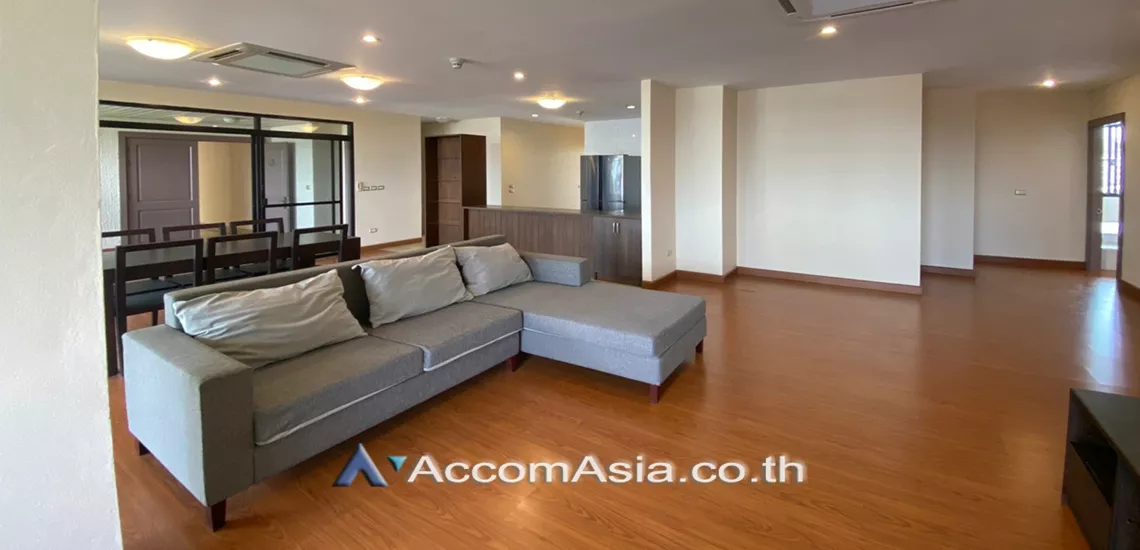 Pet friendly |  3 Bedrooms  Condominium For Rent in Sukhumvit, Bangkok  near BTS Ekkamai (AA30808)