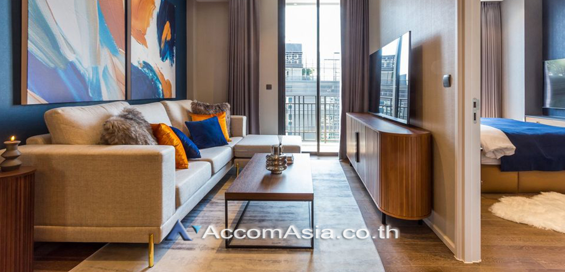 Pet friendly |  1 Bedroom  Condominium For Rent & Sale in Ploenchit, Bangkok  near BTS Ploenchit (AA30862)