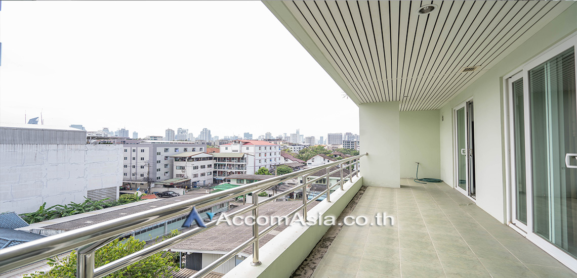 Pet friendly |  4 Bedrooms  Apartment For Rent in Sukhumvit, Bangkok  near BTS Thong Lo (AA30872)