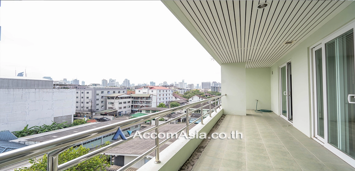 4  4 br Apartment For Rent in Sukhumvit ,Bangkok BTS Thong Lo at Ideal for family living and pet lover AA30872