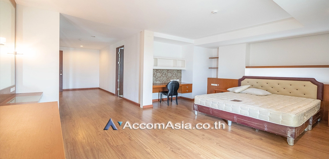 8  4 br Apartment For Rent in Sukhumvit ,Bangkok BTS Thong Lo at Ideal for family living and pet lover AA30872